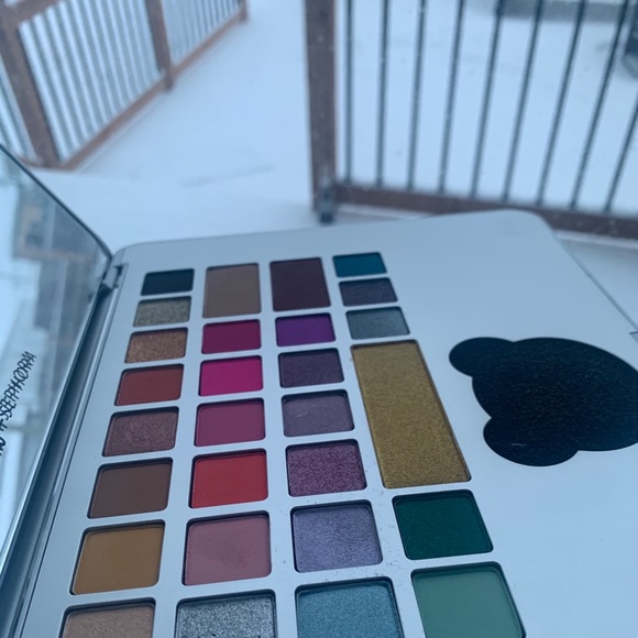 Moschino X Sephora Laptop Eyeshadow Palette - Picture 5 of 5